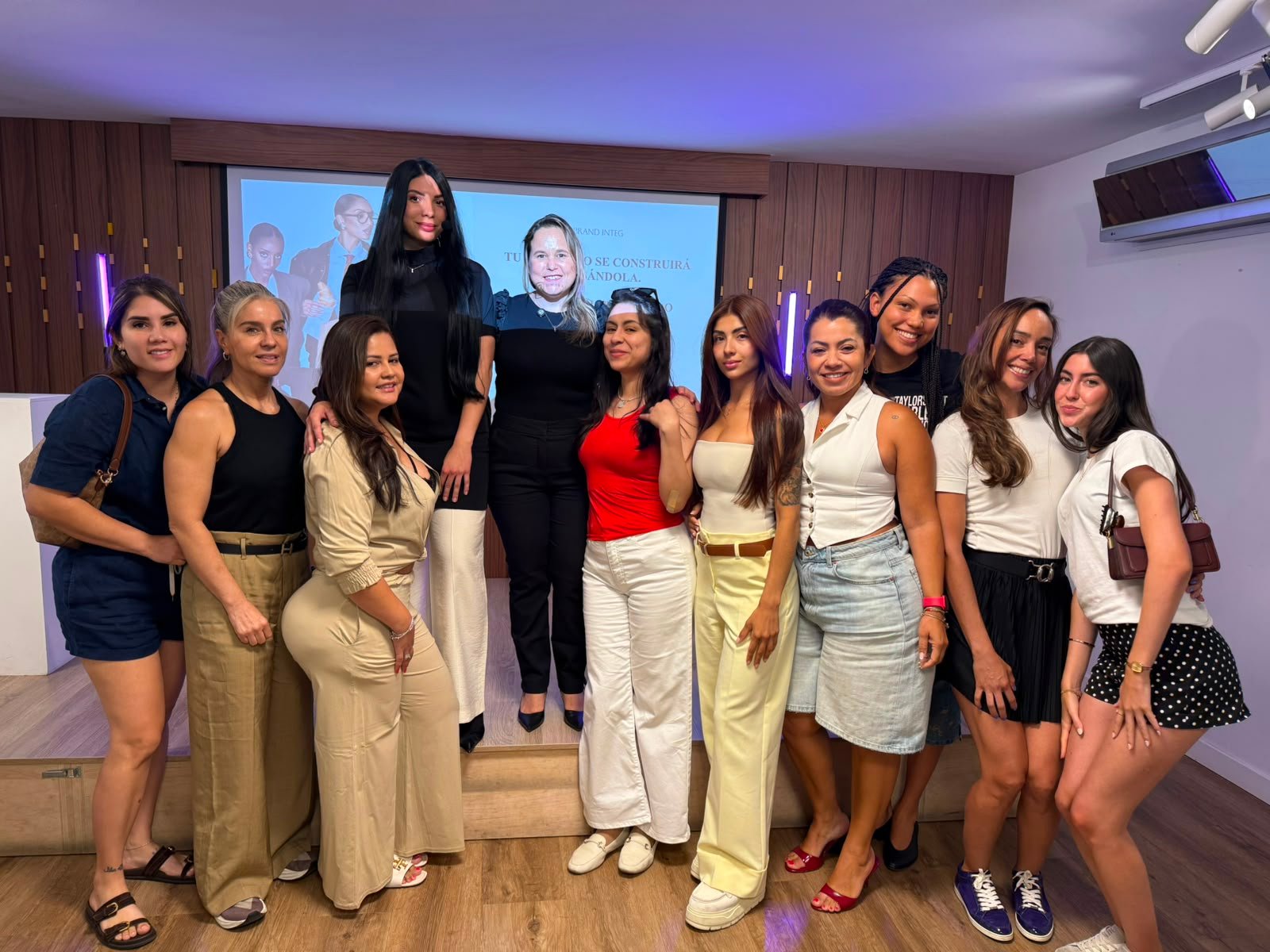 Crea tu marca personal brand integ Isabel madrid charla